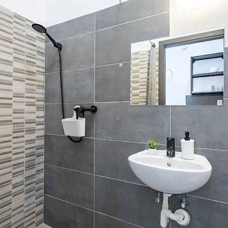 - Relaxing - Relaxing Sleep * Budapest